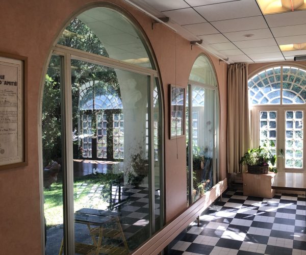 Grandes vitres arrondies